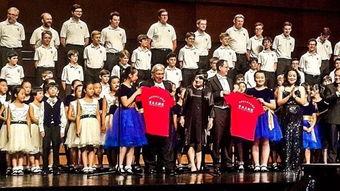 如何拍成人合唱视频好看,成人合唱视频拍摄技巧解析