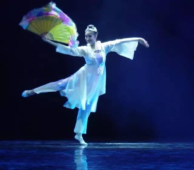 红山果 成人舞蹈视频,探寻民族风韵与现代舞姿的完美融合