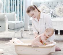 洗澡婴儿成人怎么洗视频,婴儿至成人洗澡技巧全解析