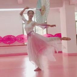 成人襦裙舞蹈视频,成人襦裙舞蹈风采赏析