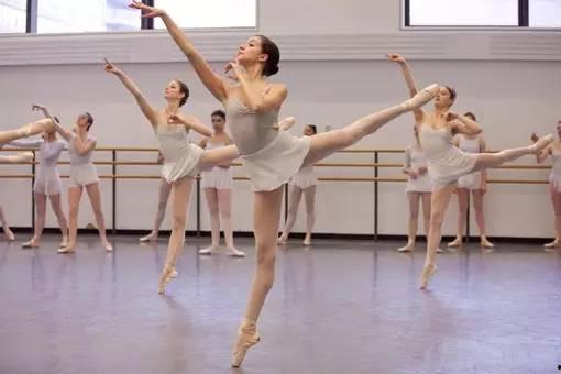 成人舞蹈快动作教学视频,跟随视频轻松掌握舞步技巧